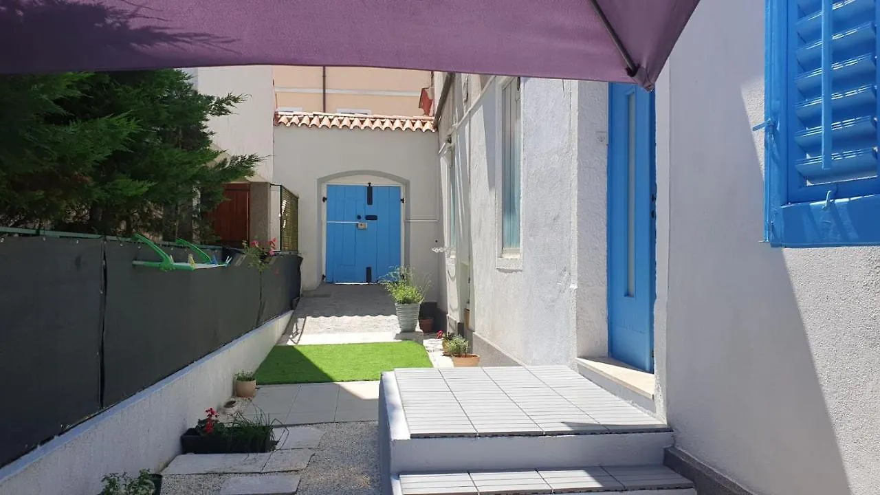 Holiday Home Blue Door In Pula Croatia